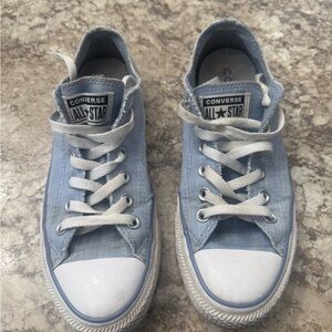 Women’s light blue converse
